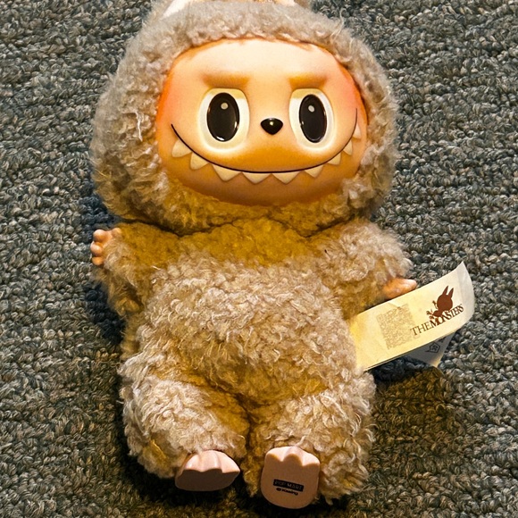 Labubu - Picture 3 of 5